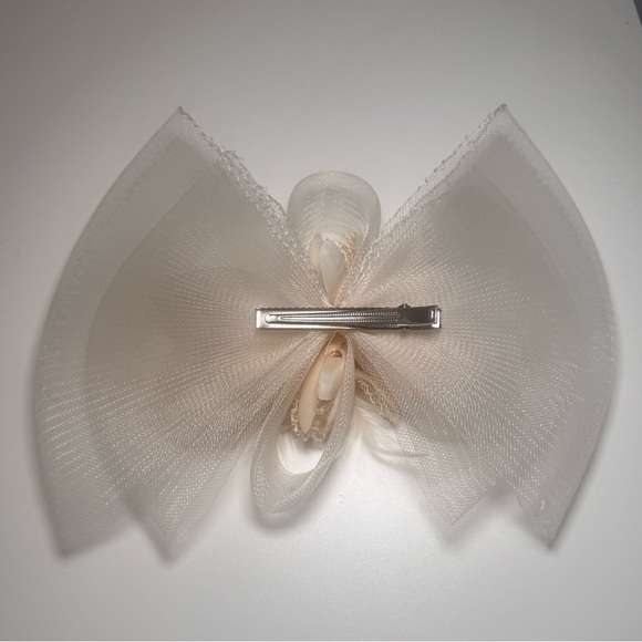 Vintage Ivory Floral Mesh Fascinator Hair Clip